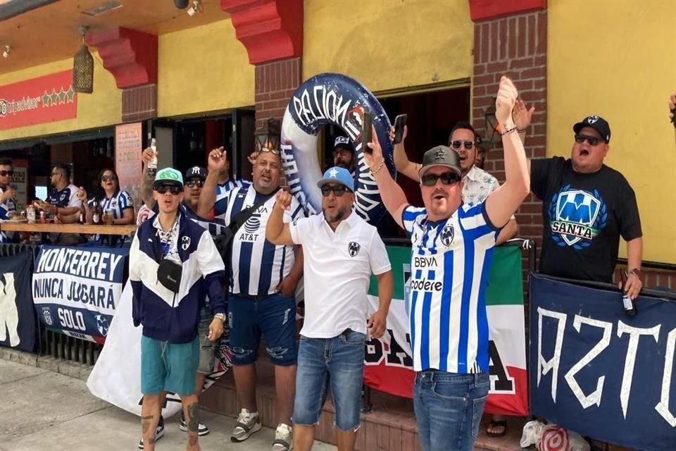 Así vivió la afición de Rayados la fiesta en la playa a unas horas de arrancar el partido ante el Inter de Miami, del argentino Lionel Messi.