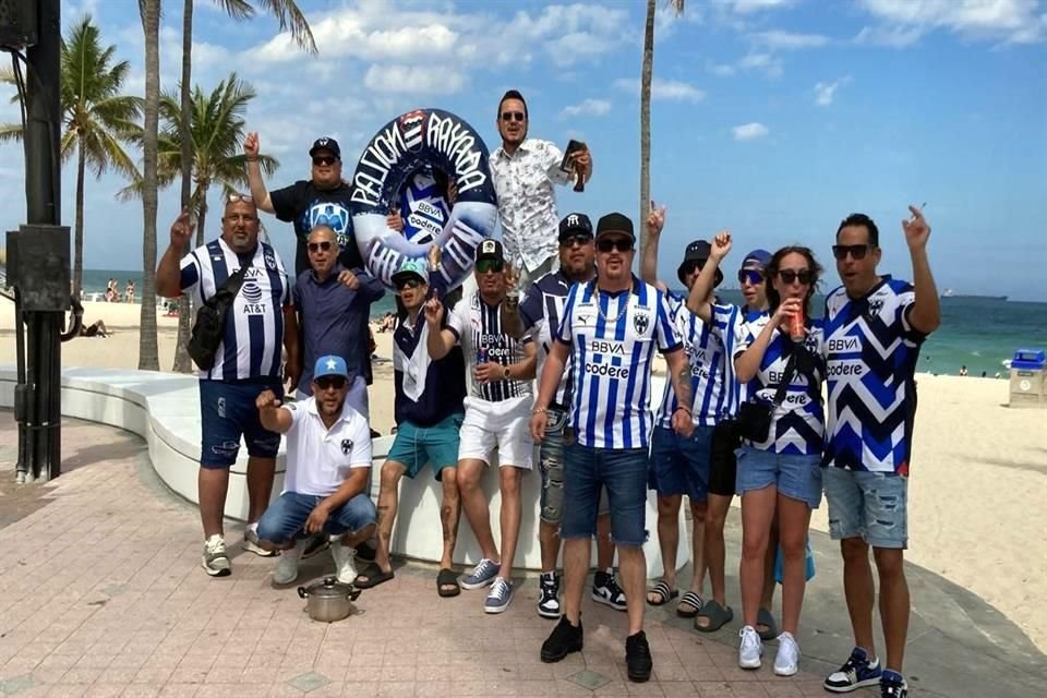 Así vivió la afición de Rayados la fiesta en la playa a unas horas de arrancar el partido ante el Inter de Miami, del argentino Lionel Messi.