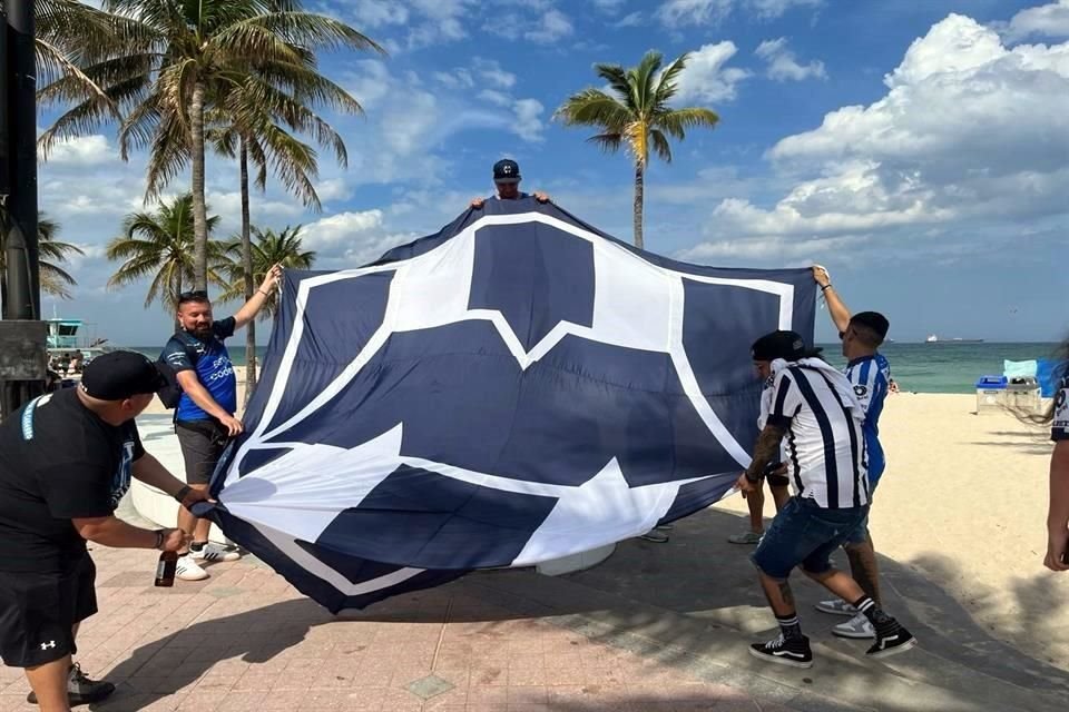 Así vivió la afición de Rayados la fiesta en la playa a unas horas de arrancar el partido ante el Inter de Miami, del argentino Lionel Messi.