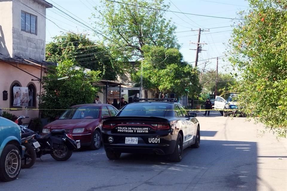 El crimen se reportó dentro de una casa ubicada en la calle Élida Cantú, cerca del cruce con Fidel Velázquez, en la Colonia Guadalupe Chávez.