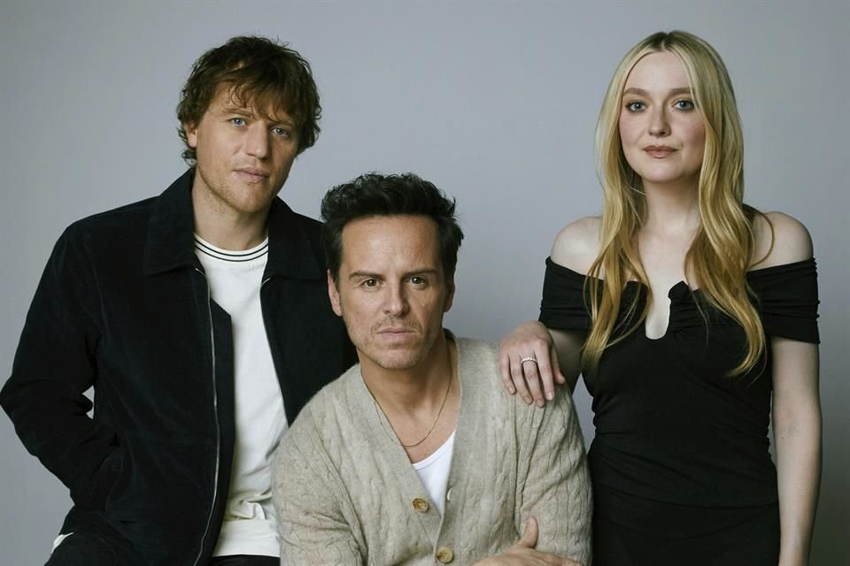 Johnny Flynn, Andrew Scott y Dakota Fanning interpretan los personajes principales de la producción.