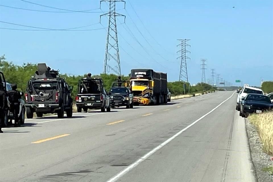 Elementos de la Guardia Nacional, Agencia Estatal de Investigaciones y de Fuerza Civil se movilizaron a los kilómetros 70 y 73 de dicha carretera.