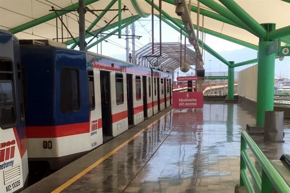 El Gobernador ofreció el servicio gratuito del Metro para algunos espectáculos del Festival Santa Lucía, aunque no detalló cuáles.