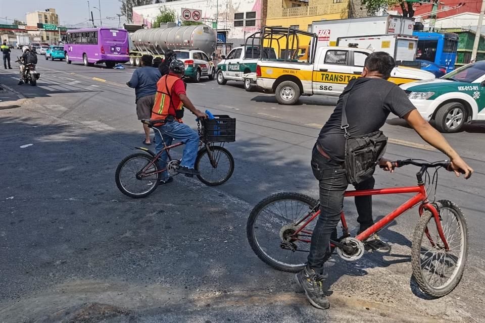 La mujer portaba una mochila y murió caso de inmediato por traumatismo craneoencefálico.