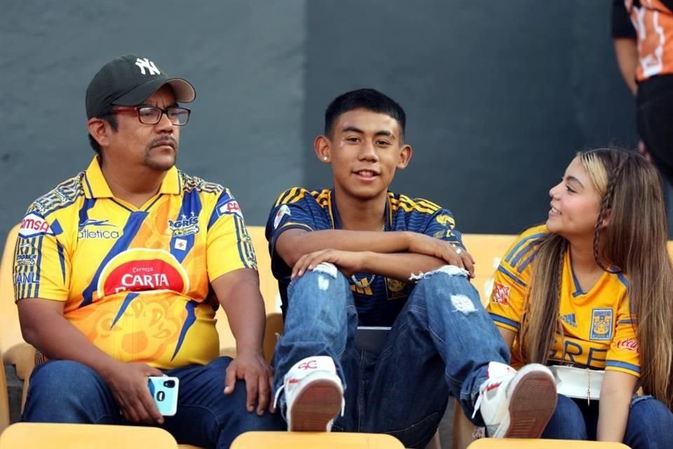 El ambiente previo al Tigres vs. Pachuca en el Estadio Universitario.