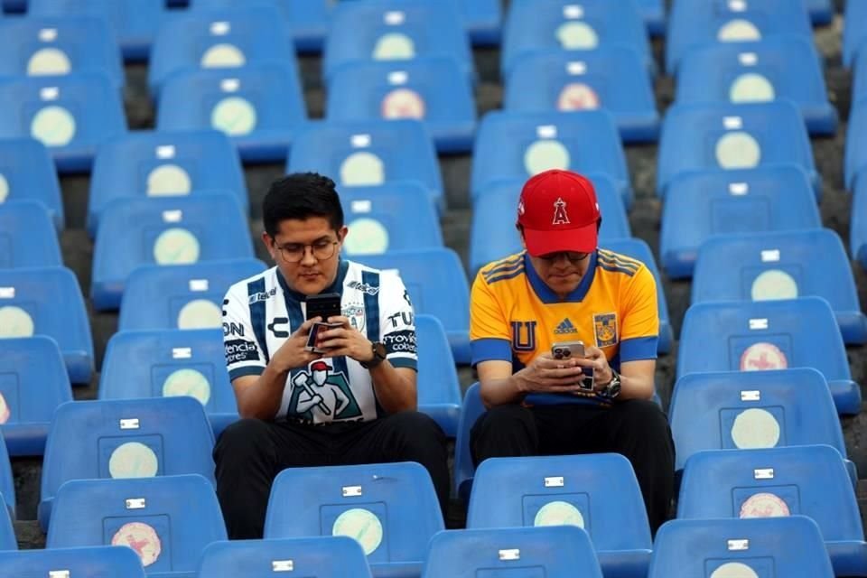 El ambiente previo al Tigres vs. Pachuca en el Estadio Universitario.
