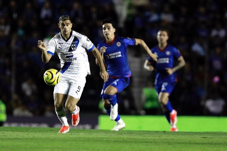 Berterame inició el partido y poco pudo hacer.