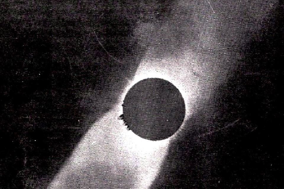 Foto del eclipse del 28 de mayo de 1900 en Montemorelos.