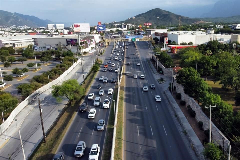 El embotellamiento se observó desde Los Cristales hasta la Colonia Satélite.