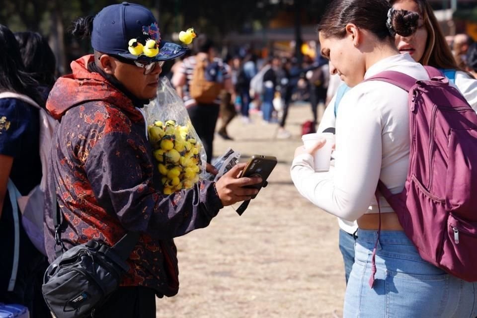 Pícnic 'Bajo la Sombra' en las Islas de CU para presenciar el Eclipse.