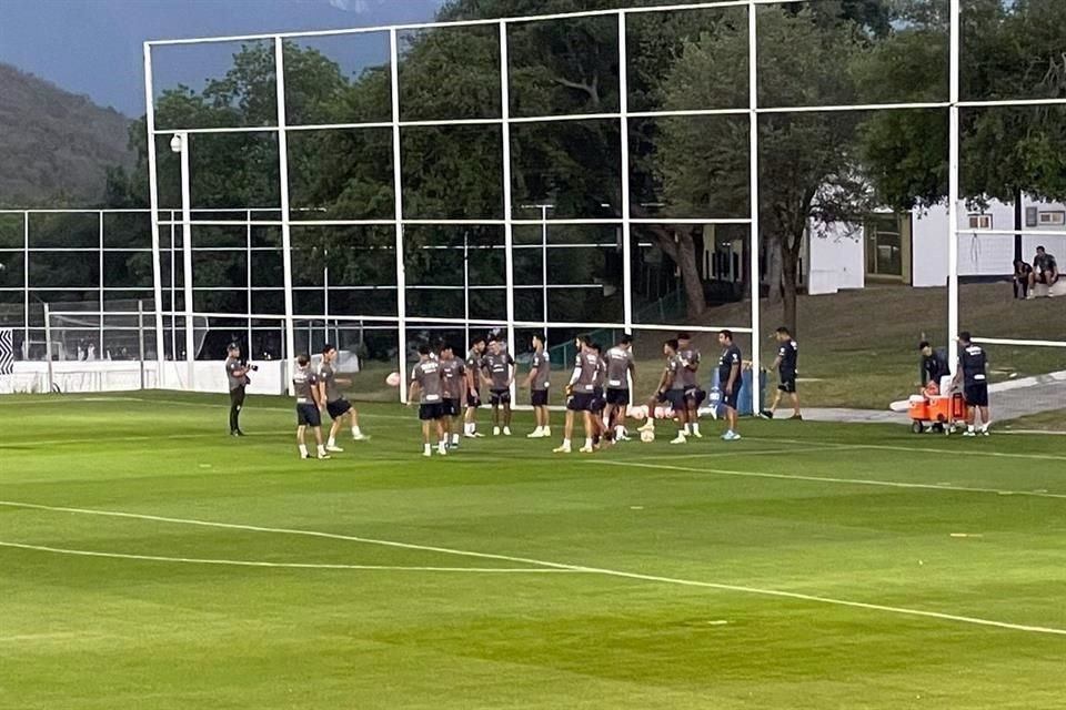 Los Rayados tuvieron su última práctica previa al partido en las instalaciones de El Barrial.