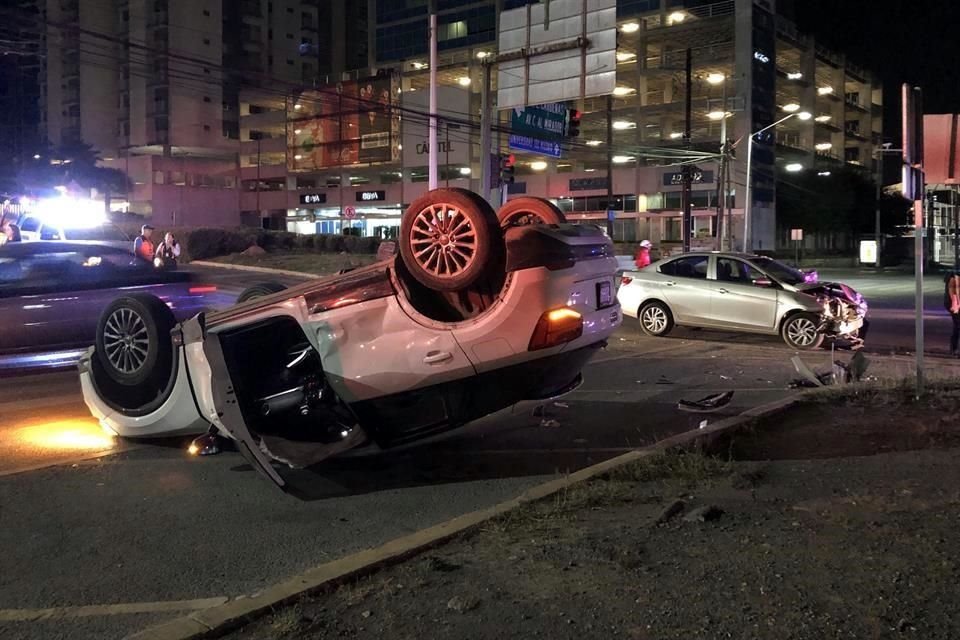 El accidente se registró en el cruce de Av. Lázaro Cárdenas y Avenida Alfonso Reyes.