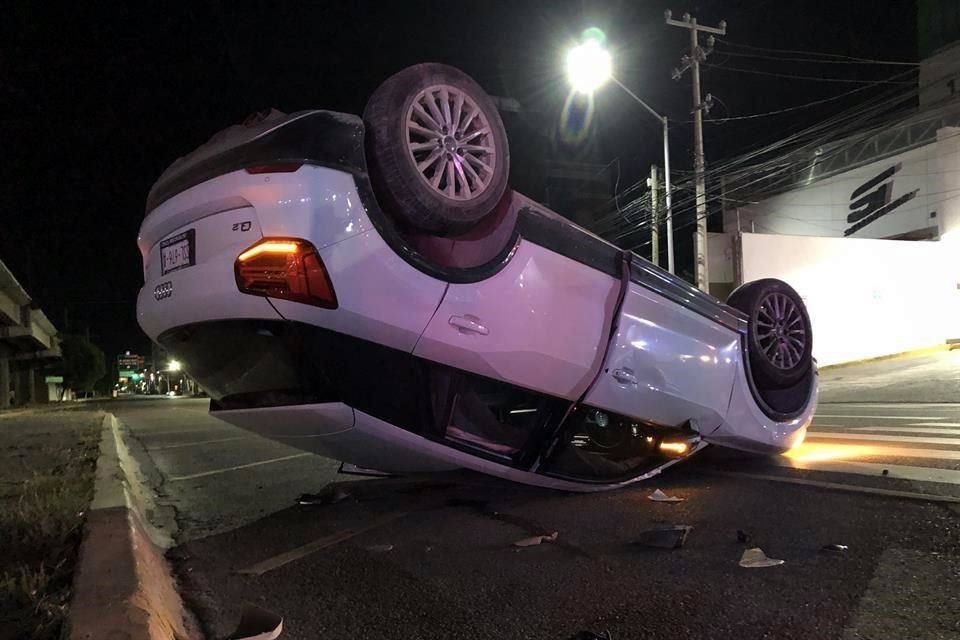 El automóvil Audi que conducía la mujer fue impactado por un vehículo Aveo que circulaba por la Avenida Alfonso Reyes.