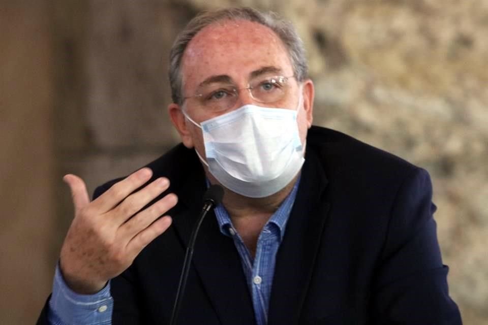 Fernando Petersen, Secretario de Salud.