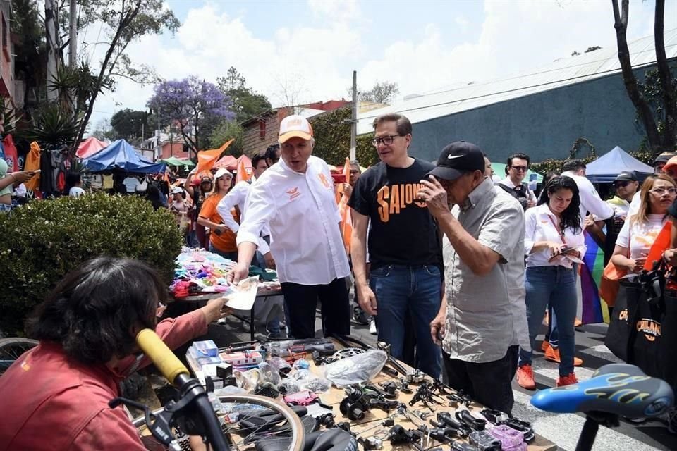 El candidato Salomón Chetorivski se reunión ayer con la CMIC.