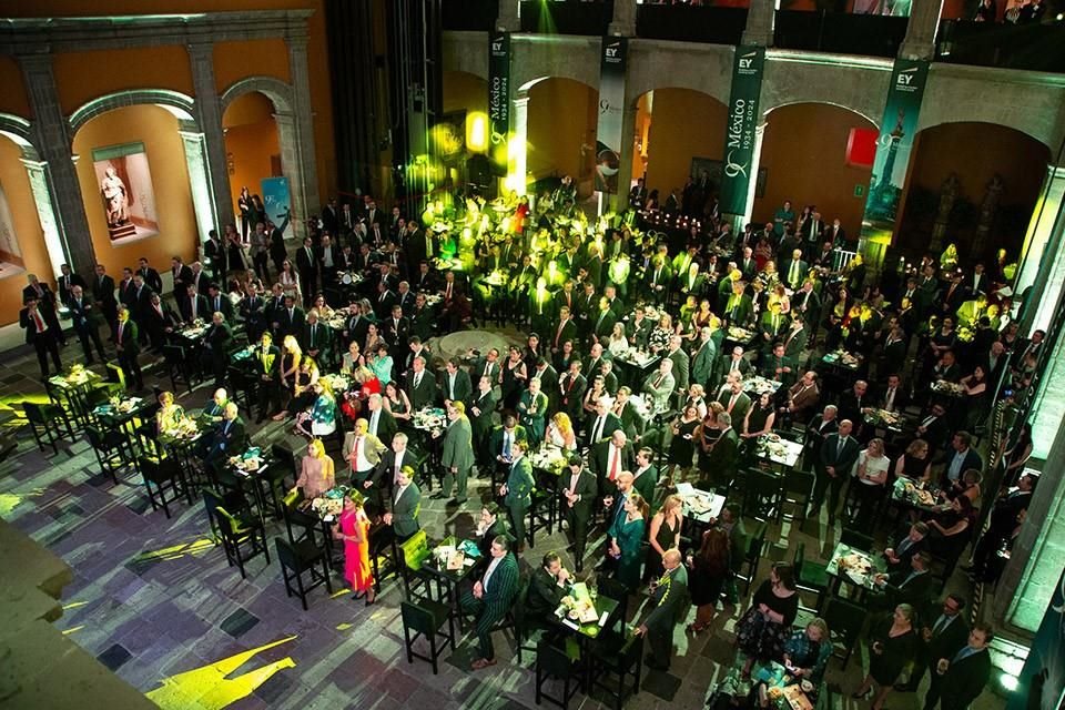 Celebración 90 aniversario de EY en Club de Banqueros de México.