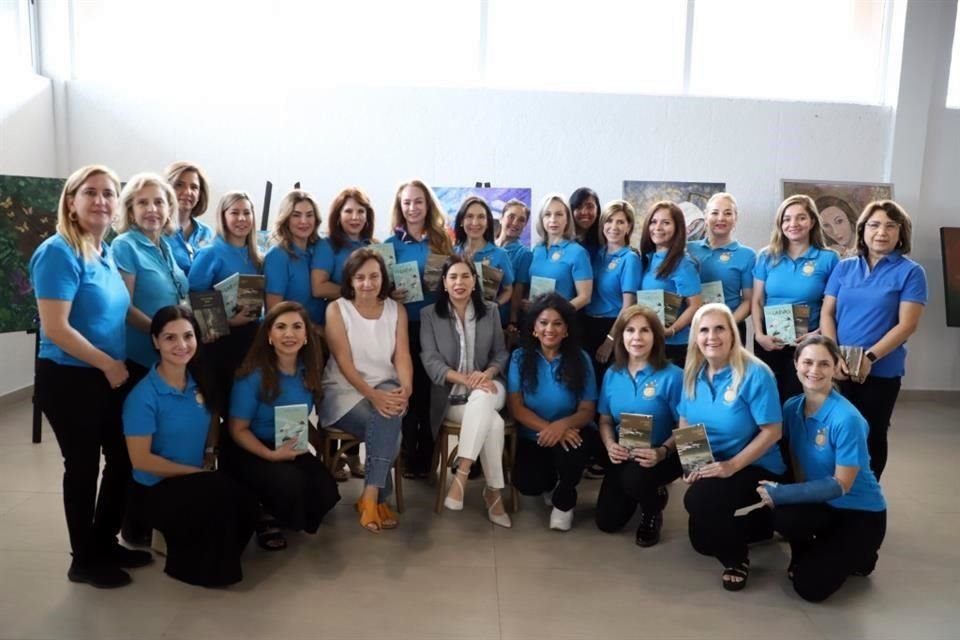 Integrantes del Club de Lectura del Club Contry