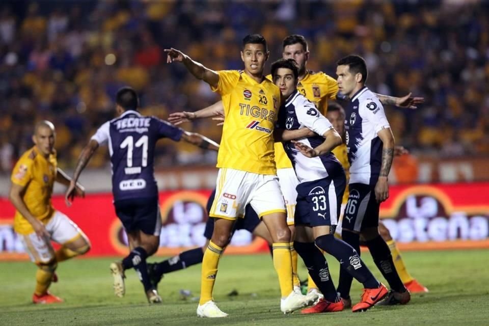 Hugo Ayala disputó 26 Clásicos Regios.