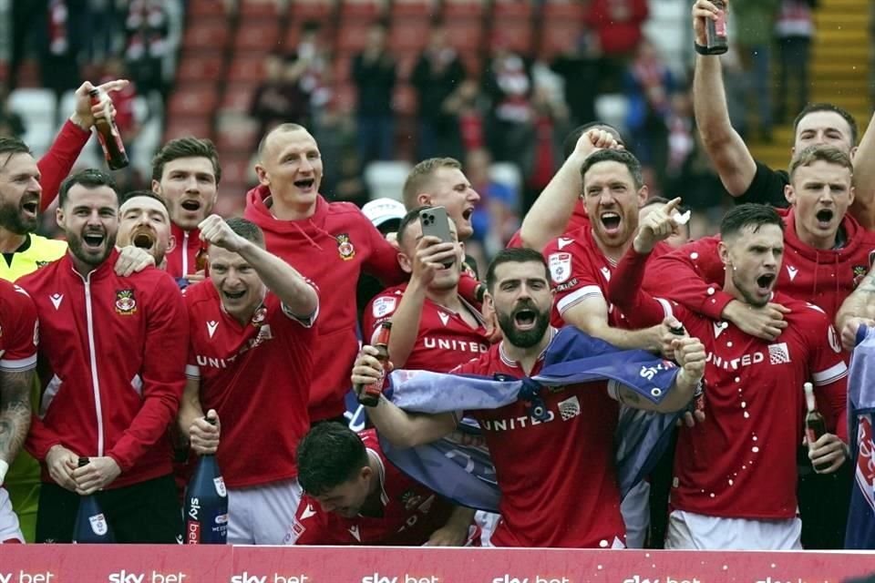 El Wrexham firmó su ascenso a la Tercera División Inglesa.