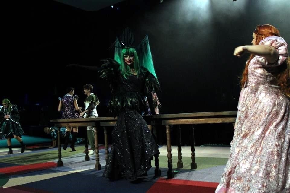 La adaptación del musical de Broadway, 'Locxs de Amors', llega al Teatro Convex durante una corta temporada.