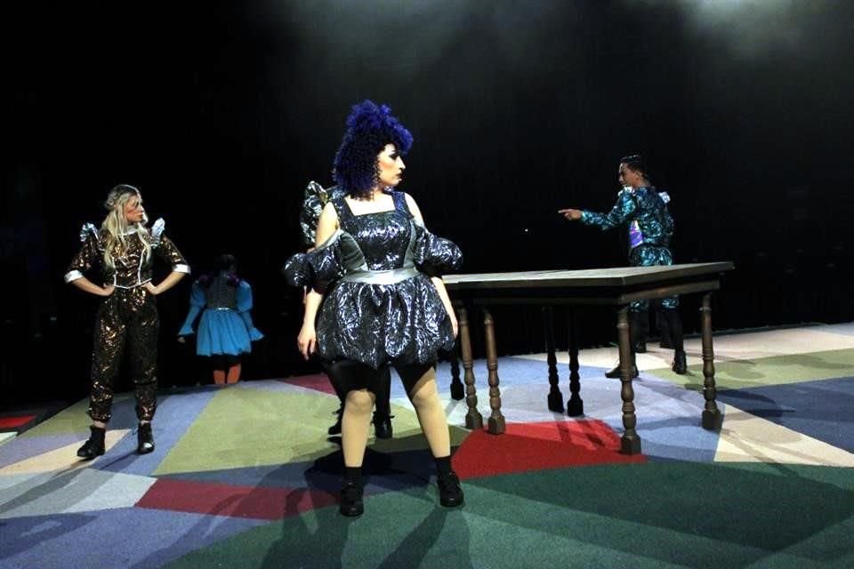 La adaptación del musical de Broadway, 'Locxs de Amors', llega al Teatro Convex durante una corta temporada.