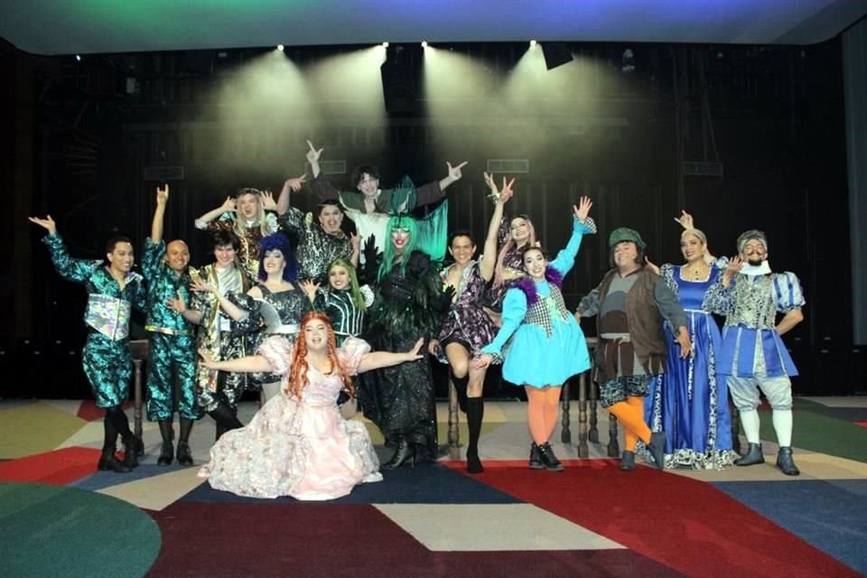 La adaptación del musical de Broadway, 'Locxs de Amors', llega al Teatro Convex durante una corta temporada.