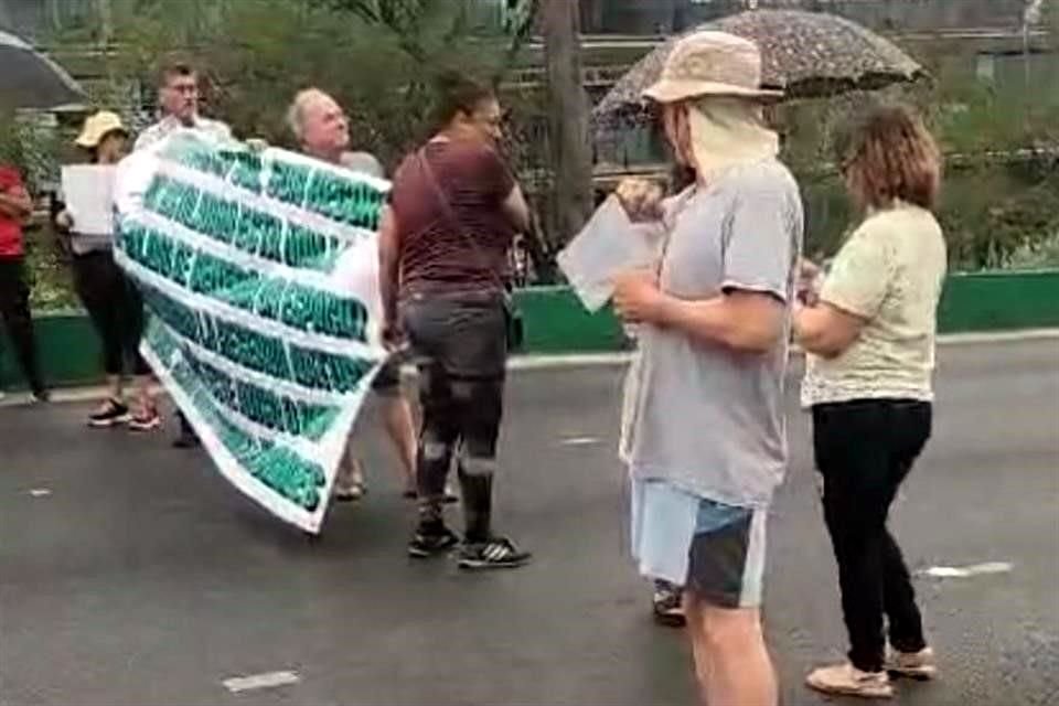 Vecinos de Guadalupe bloquearon por 40 minutos la Av. Las Américas.