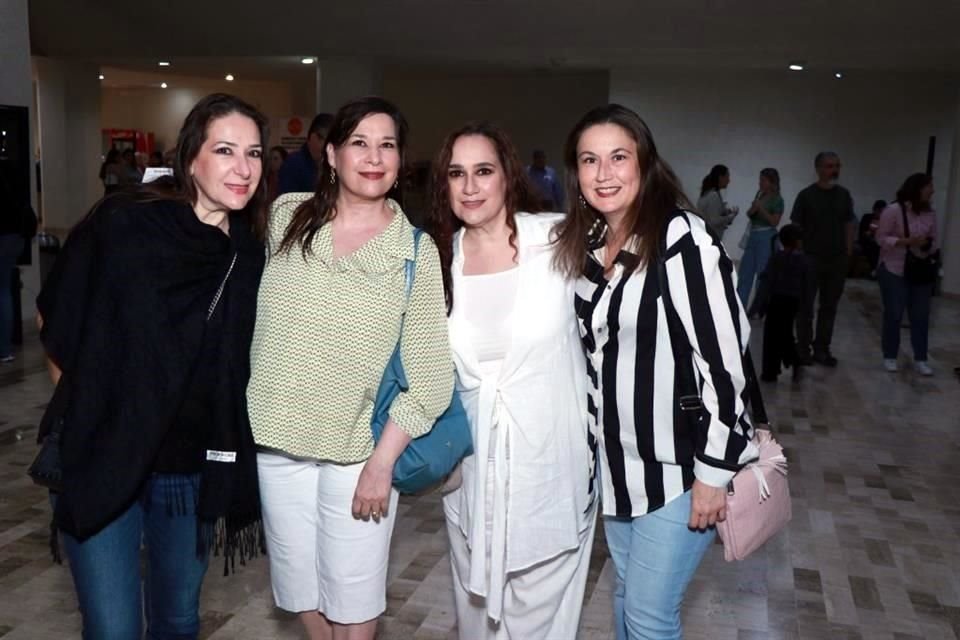 Claudia Ayala, Denise Ayala, Ivett Ayala y Mayté Ruiz