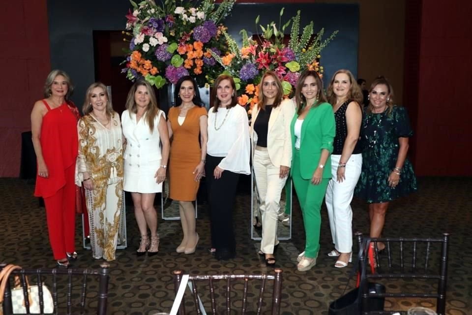 Sofía Chafino, Martha López, Laura Gómez, Rosy de Leal, Laura Gómez, Rosy de Garza, Mona de Navarro, Doris Peña, Paty Yepiz y Luky Ávalos