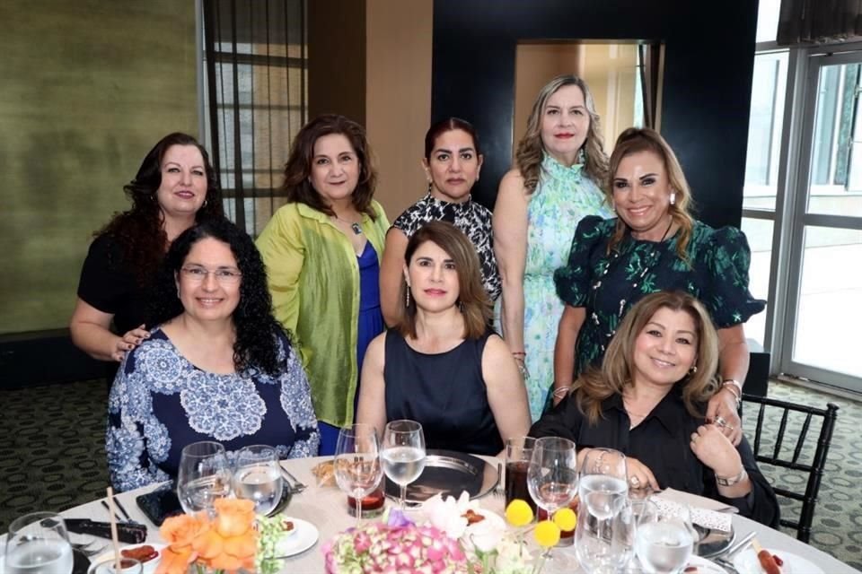 Laura García, Margarita Velázquez, Alicia Padilla, Cecy Cantú, Luky García, Sonia Garza, Paty Taboada y Gris de Quiroga
