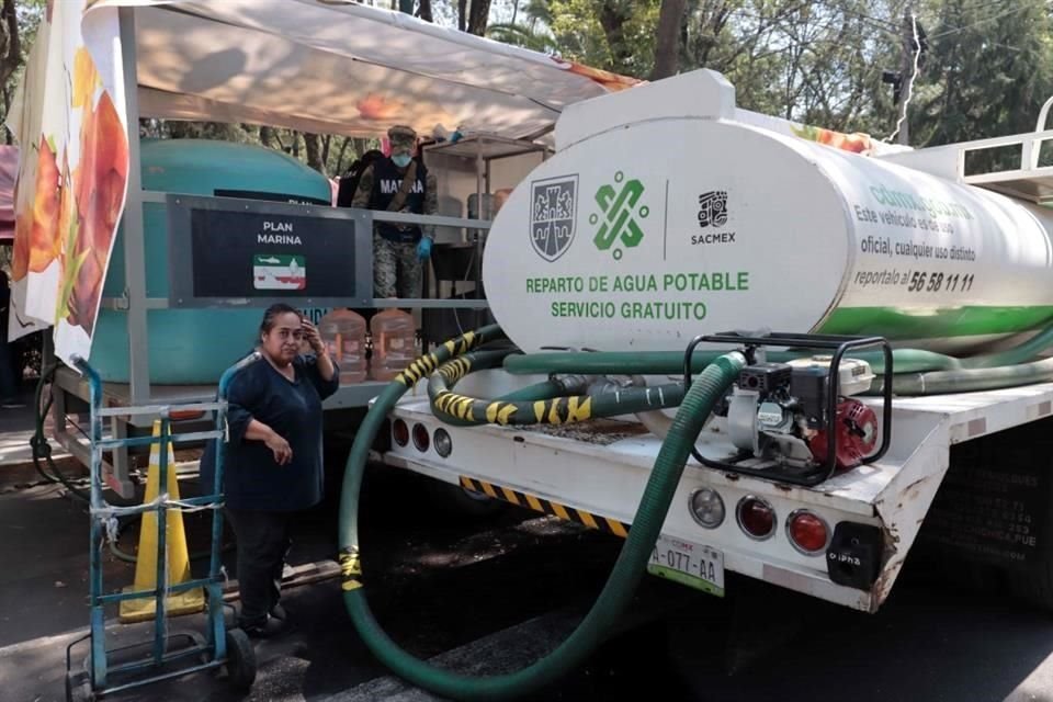 Los vecinos que acuden al Parque San Lorenzo son exhortados a tomar probióticos.