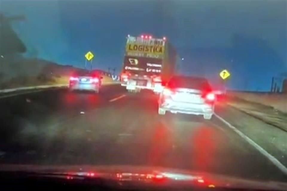 Otro robo con violencia de un camión que transportaba tecnología de punta, el cual duró 3 minutos, se reportó en Autopista México-Querétaro.