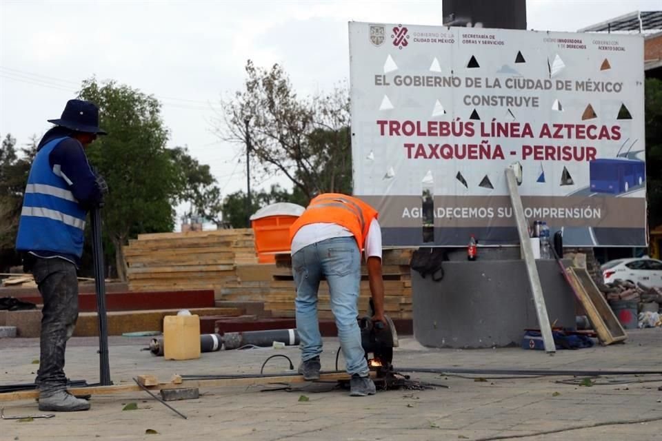 Pese al descontento de vecinos, la obra continúa su avance.