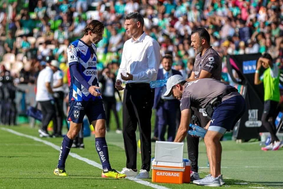 Fernando Ortiz tomó la culpa del mal paso reciente de Rayados.