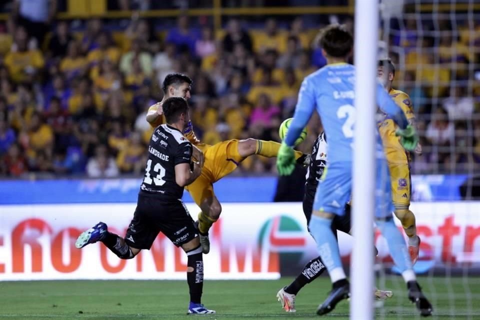 Repasa las imágenes de la goliza de Tigres 5-2 sobre Necaxa.