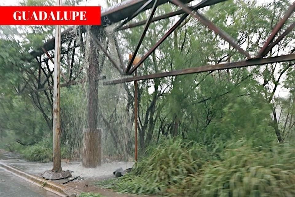 En Av. Santa Cruz y Ocre, las aguas caen hacia la zona del Río La Silla.