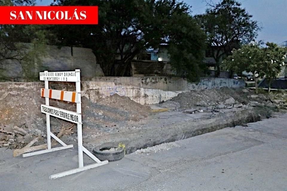 Los vecinos sufren desde hace 4 meses de la avería en Conductores y Antonio González.