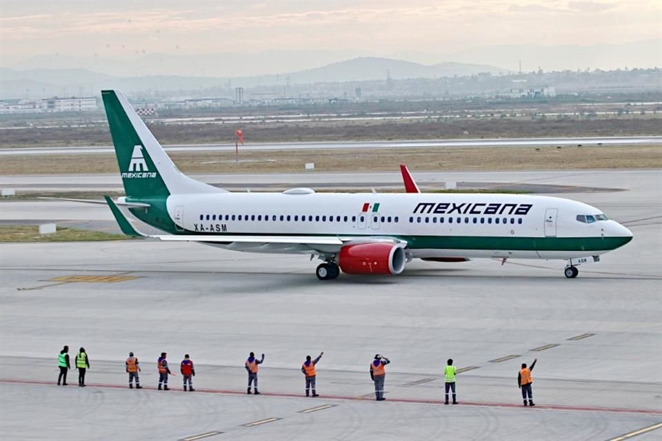 Rodrigo Pérez Alonso, experto del sector, expuso que Mexicana tiene rutas poco rentables, mal servicio para los pasajeros al momento de hacer sus reservaciones y carece de visión de mediano y largo plazos.