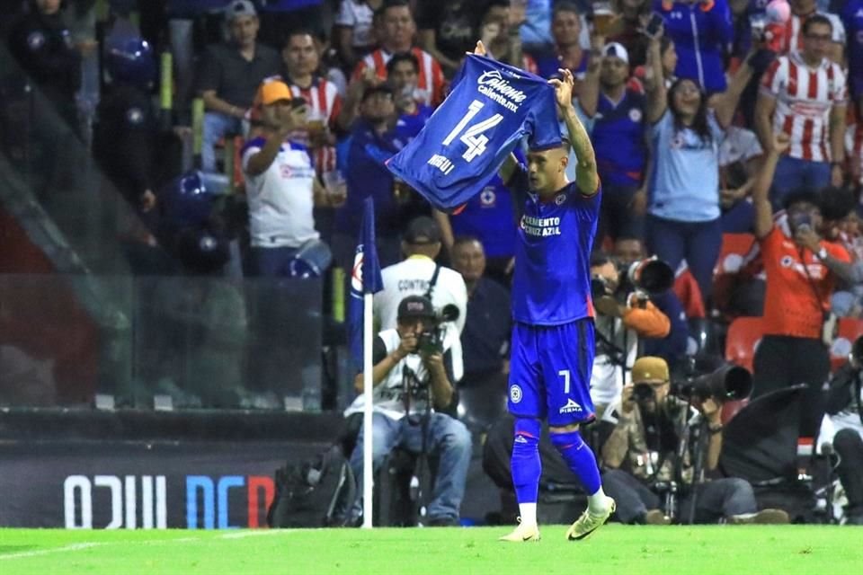 Uriel Antuna dedicó un gol a José Armando durante el duelo ante Chivas.