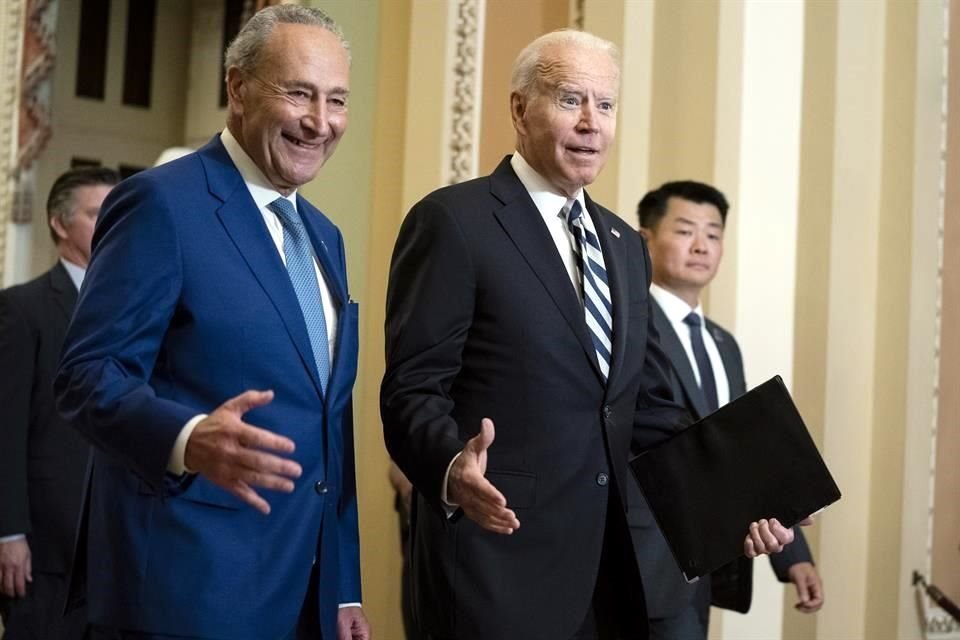 El Presidente Joe Biden sostuvo una reunión con el líder demócrata del Senado, Chuck Schumer.