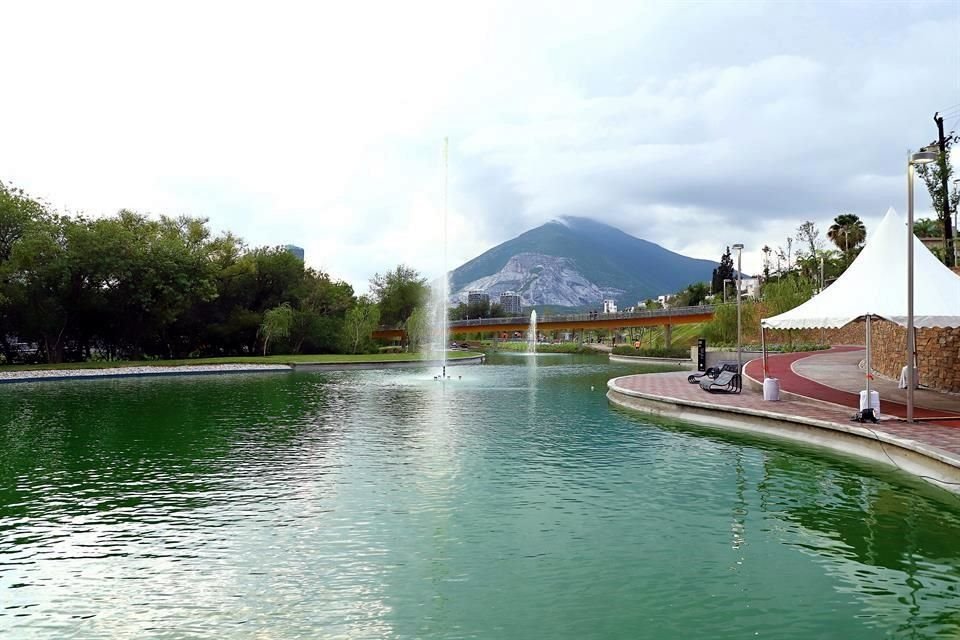 El lago es una de las principales atracciones del Parque El Capitán.