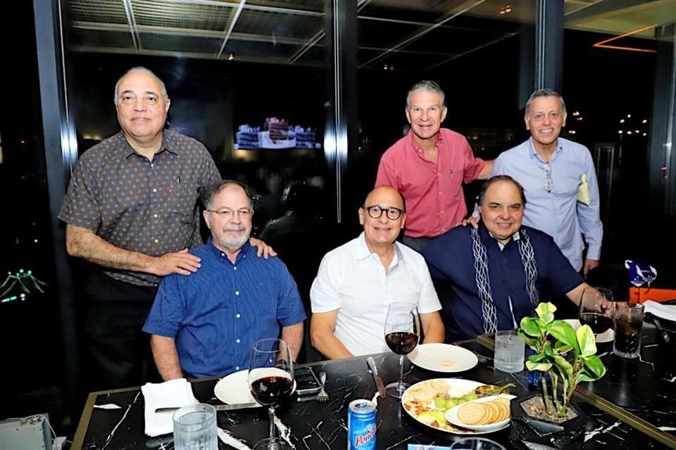 Omar Kawas, Aurelio Martínez, Rodolfo Benavides, Guillermo Elizondo, Mario Campos y Antonio Infante