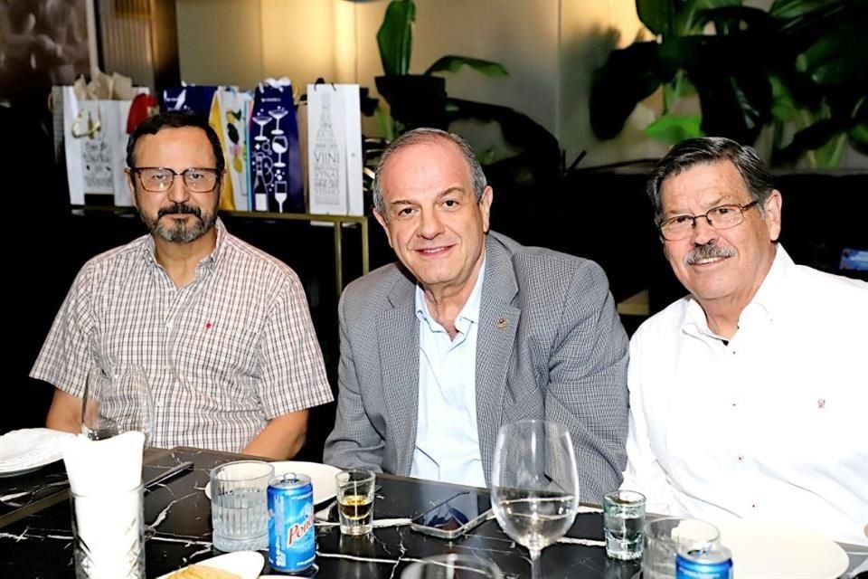 Edelmiro Pérez, Antonio Dieck y Antonio González
