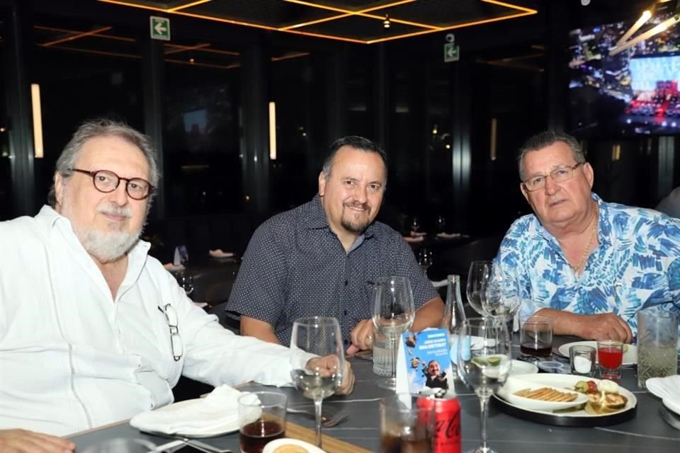 Gerardo Guajardo, Kenneth Alejandro Cruz y Carlos Lozano
