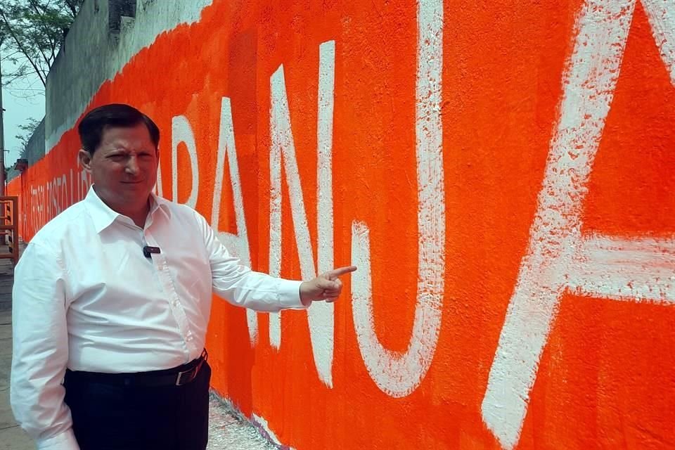 Adalberto Madero denunció la pinta de bardas en un terreno privado.