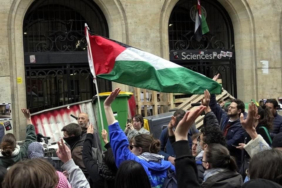 Los estudiantes de la prestigiosa universidad de París reanudaron las protestas propalestinas el viernes, dos días después de que la policía francesa disolviera otra manifestación.