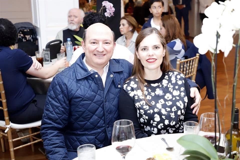 César Garza y Éricka Zamora de Garza