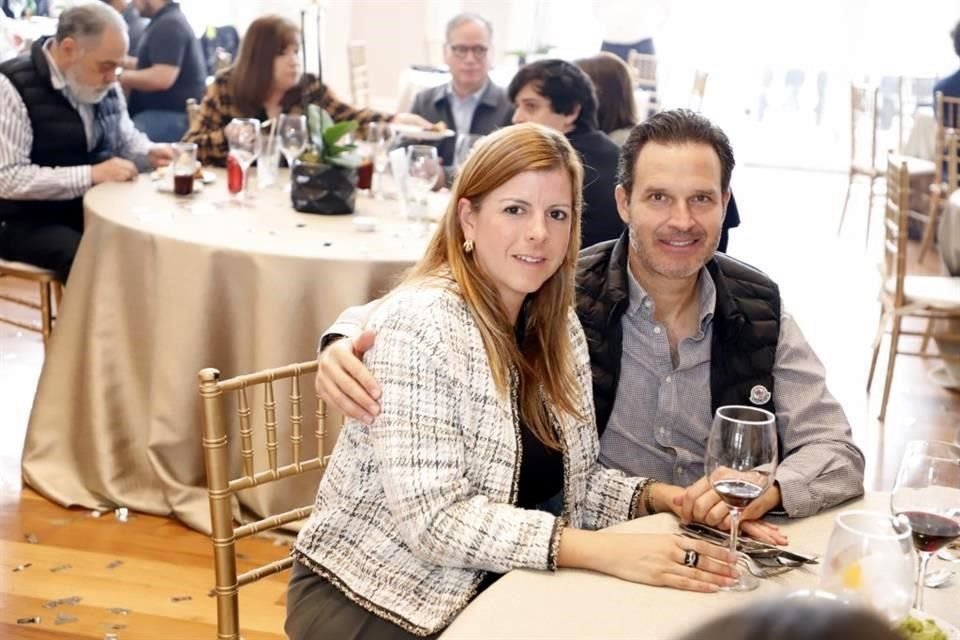 Marcela Valles de Ramos y Juan David Ramos Cantú