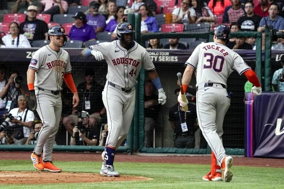 Houston dominó al bat.