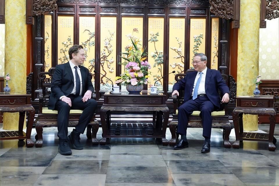 El Primer Ministro chino, Li Qiang, se reunió con Elon Musk, director ejecutivo del fabricante estadounidense de automóviles eléctricos Tesla, en Beijing.